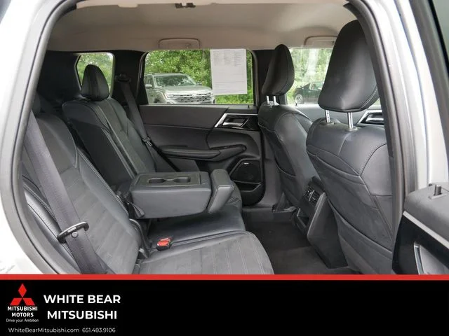 Used 2025 Gray Mitsubishi SE image 9