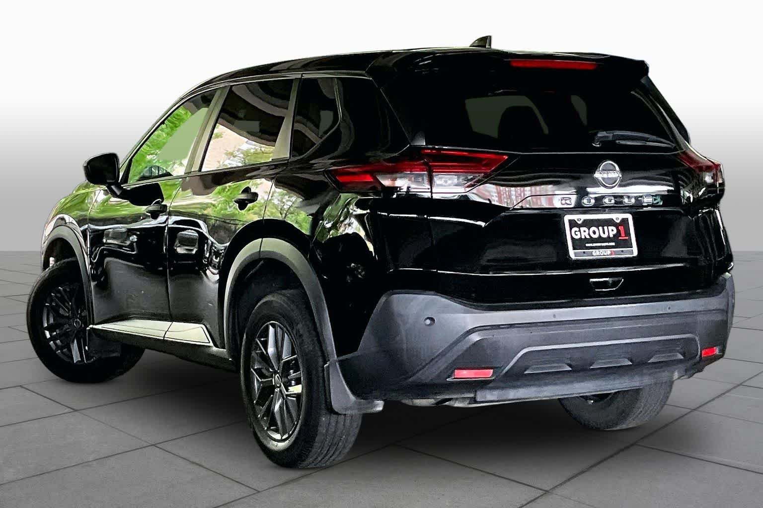 Used 2021 Super Black Nissan S image 11