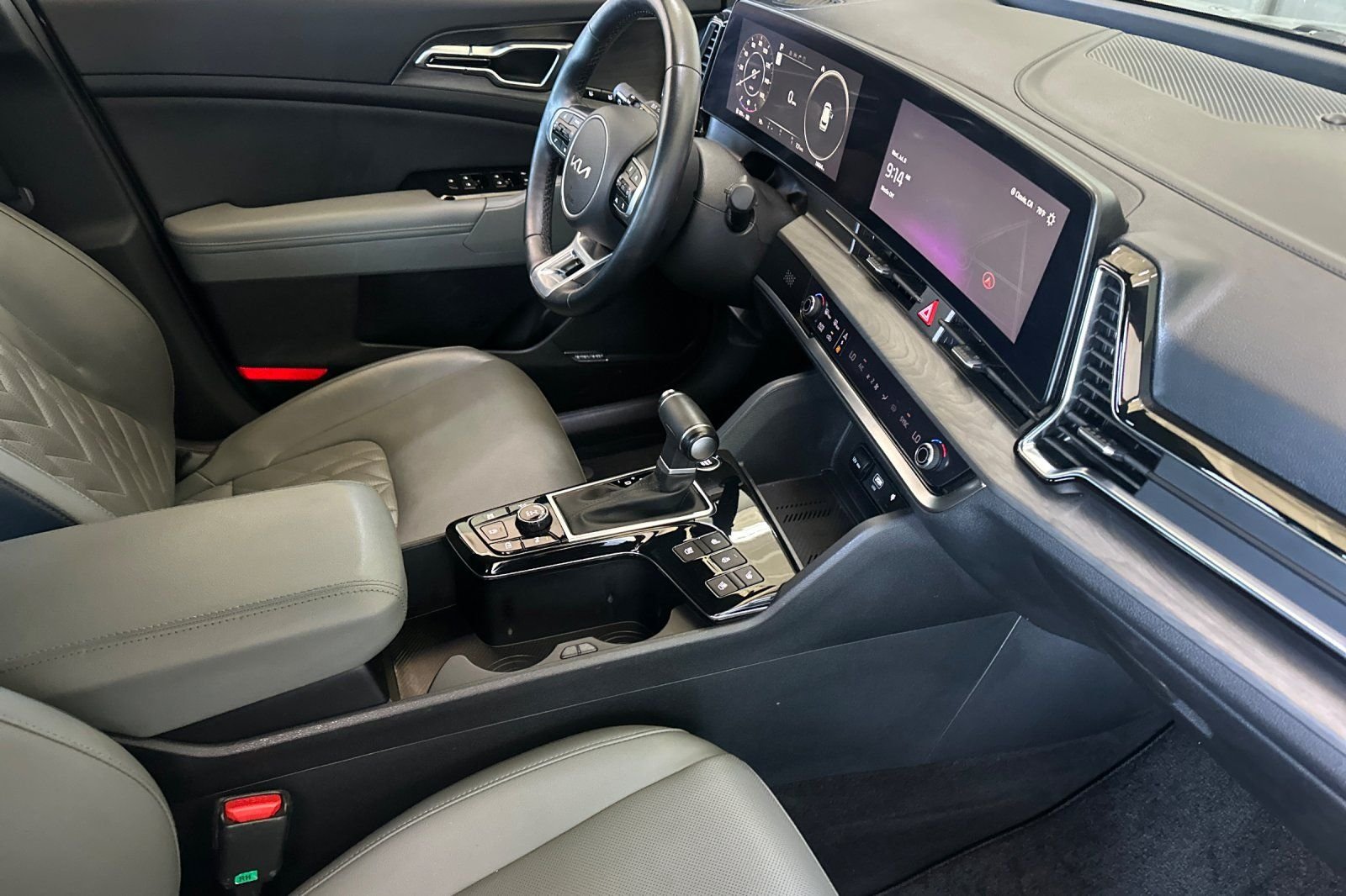 Used 2024 Green Kia X-Pro Prestige image 17