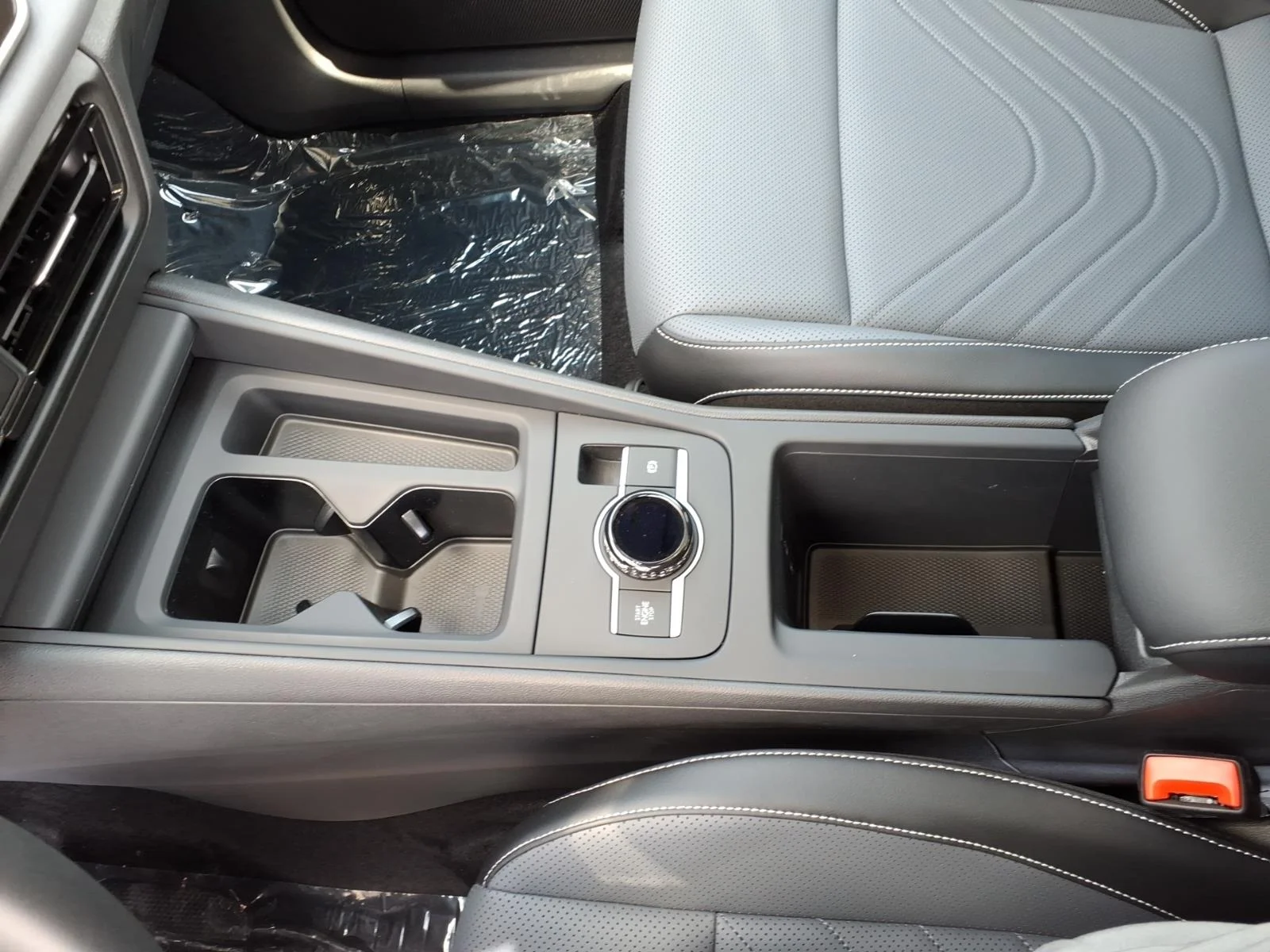 New 2026 Pure White Volkswagen 2.0T SE 4MOTION image 9