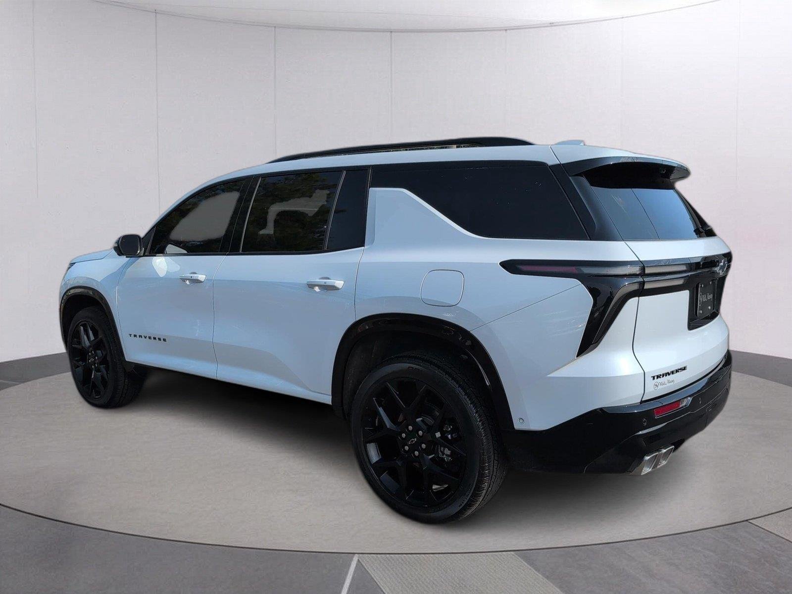 Used 2026 Polar White Tricoat Chevrolet RS image 5