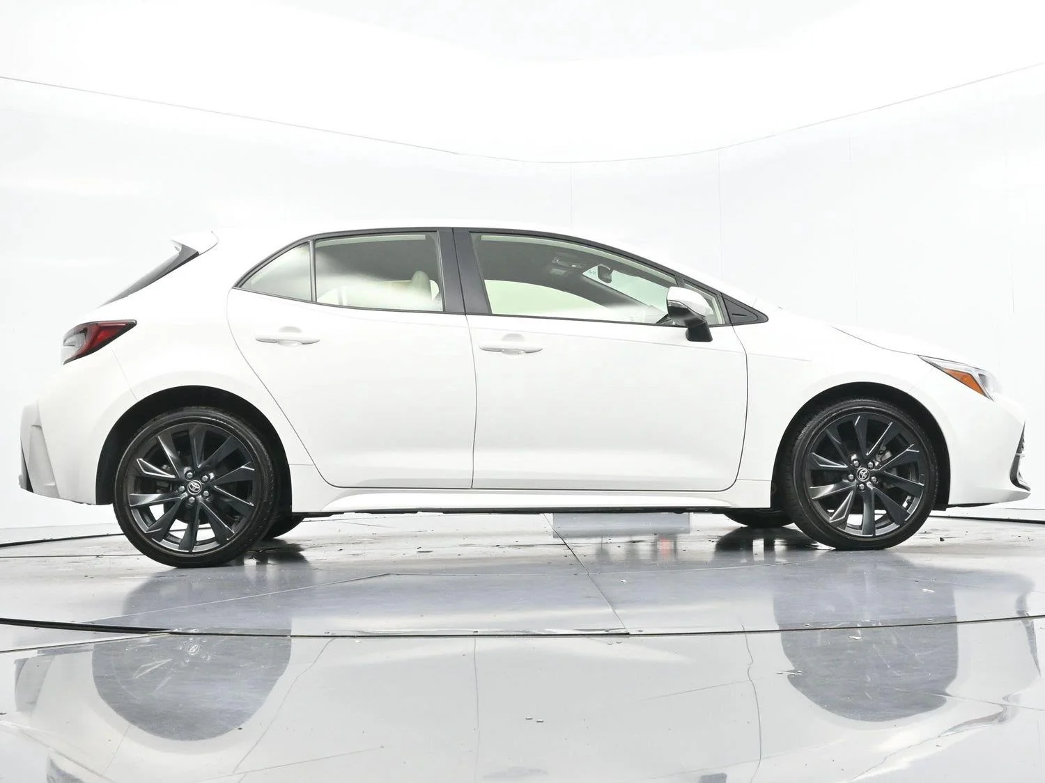 Used 2024 Ice Cap Toyota XSE image 50