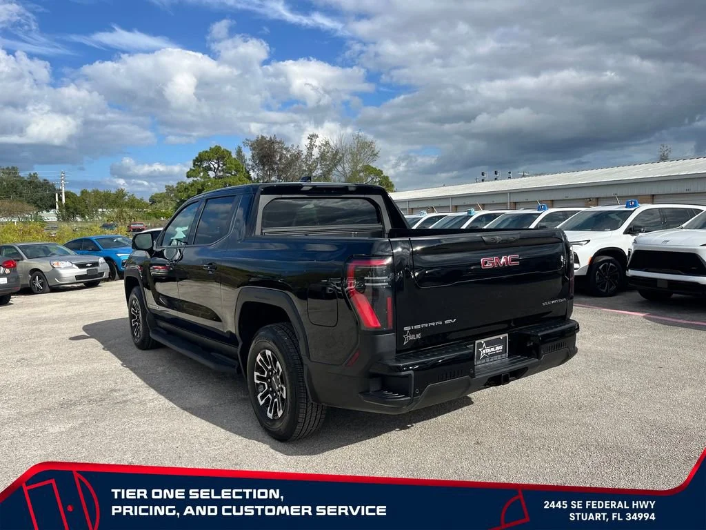 New 2026 Onyx Black GMC Elevation Extended Range image 5