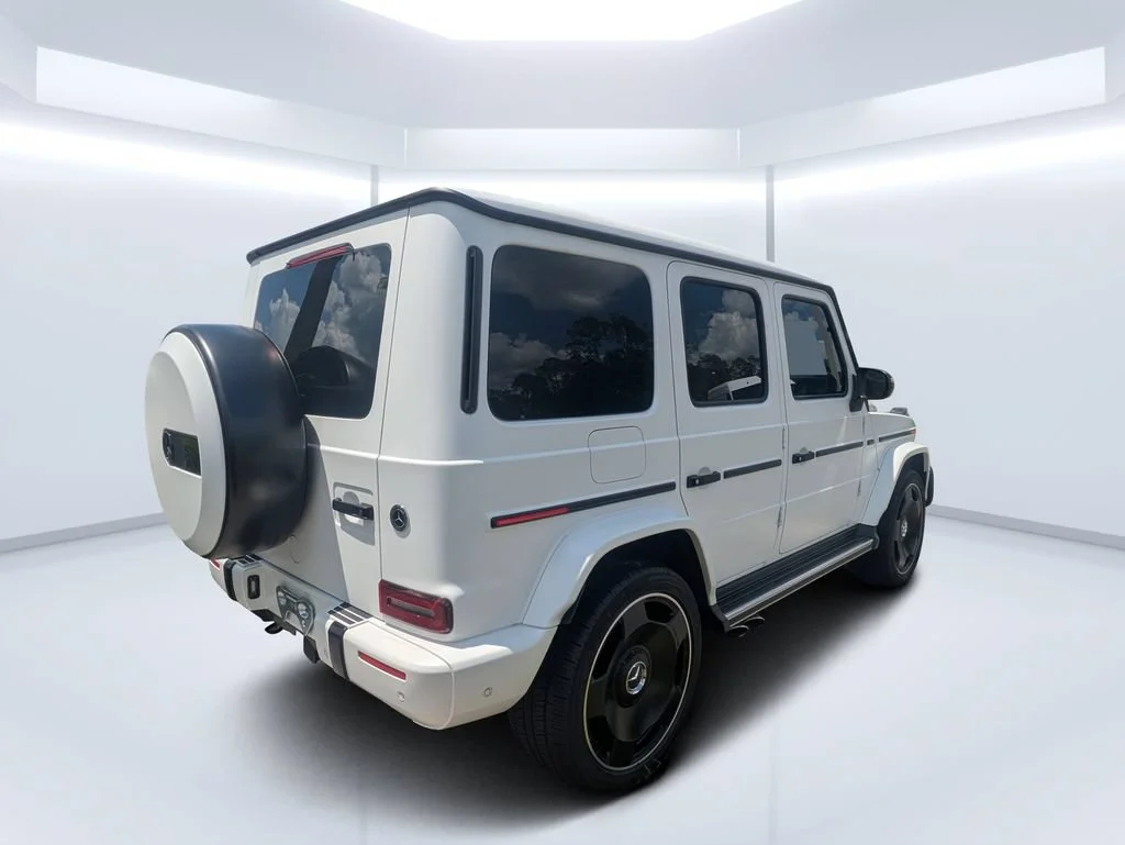 Used 2022 G MANUFAKTUR Moonlight White magno Mercedes-Benz AMG® G 63 image 3