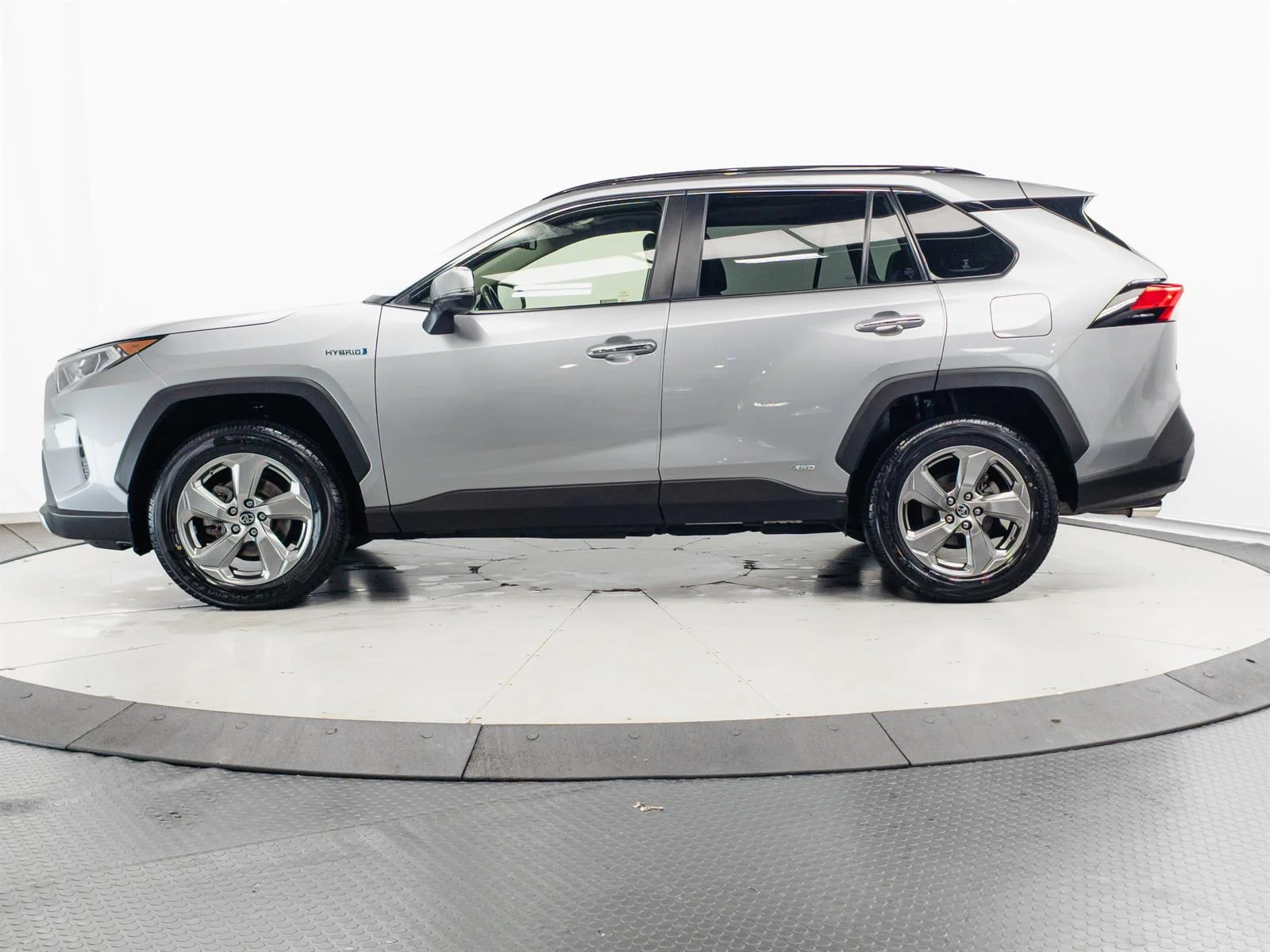 Used 2019 Silver Toyota Limited image 8