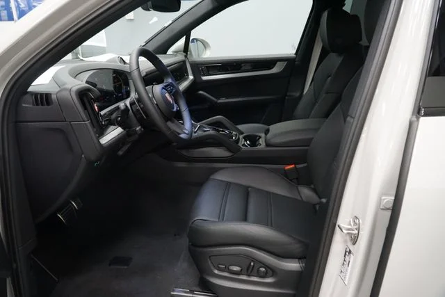 2026 Porsche Cayenne S - Photo 23