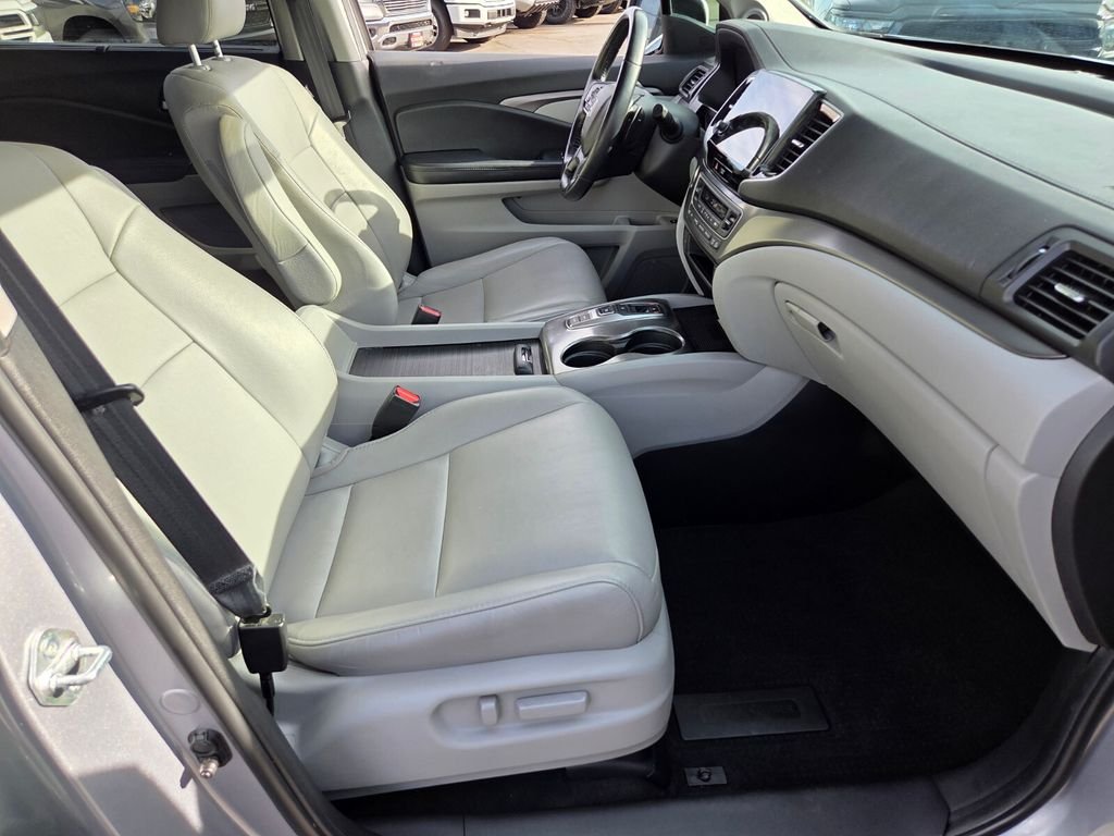 Used 2022 Silver Honda Special Edition image 22