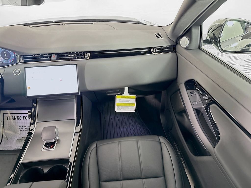 New 2025 Santorini Black Land Rover Dynamic image 21