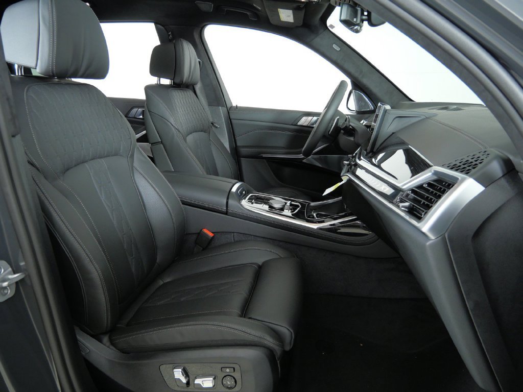 New 2027 Dravit Grey Metallic BMW xDrive40i image 21