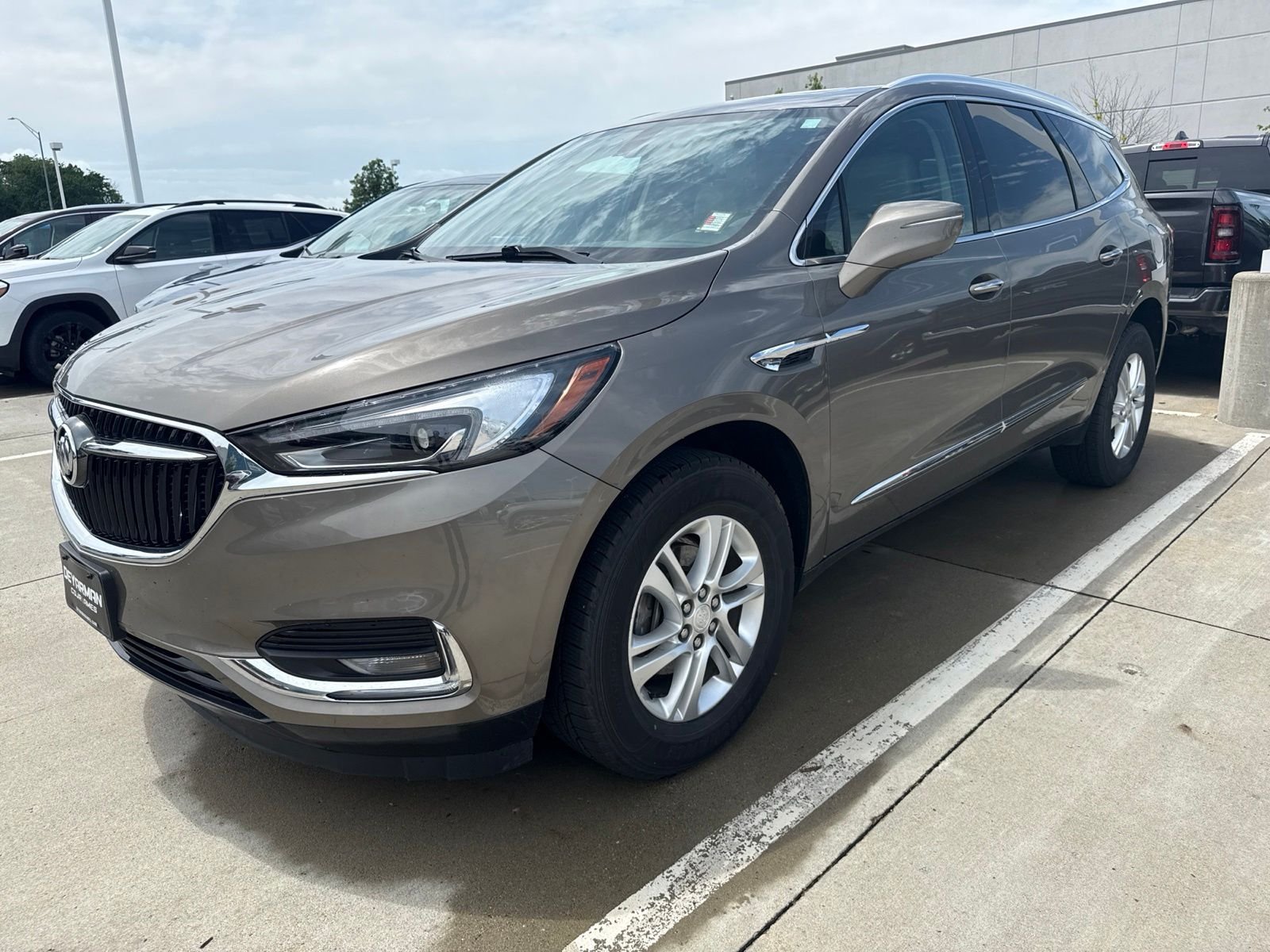 Used 2020 Gold Buick Essence image 2