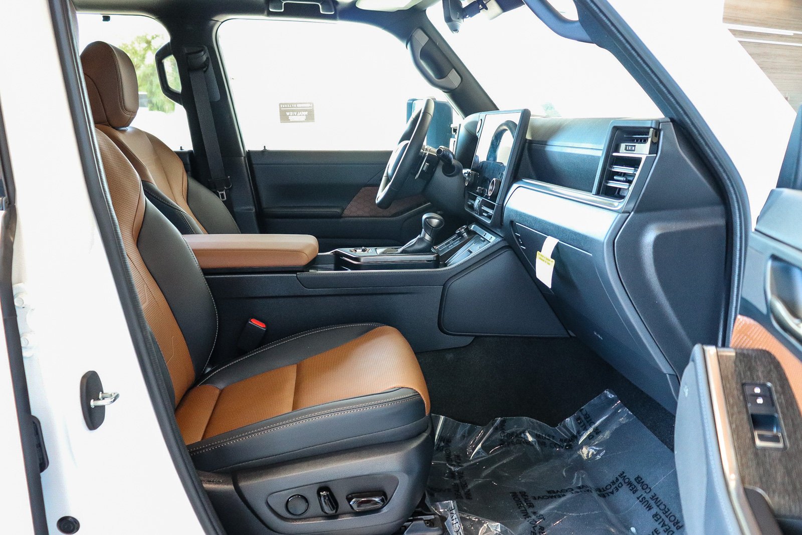 Certified Used 2026 White Lexus 550 Luxury image 15
