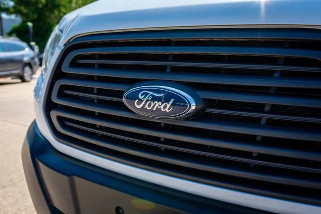 Used 2016 Oxford White Ford Base image 15