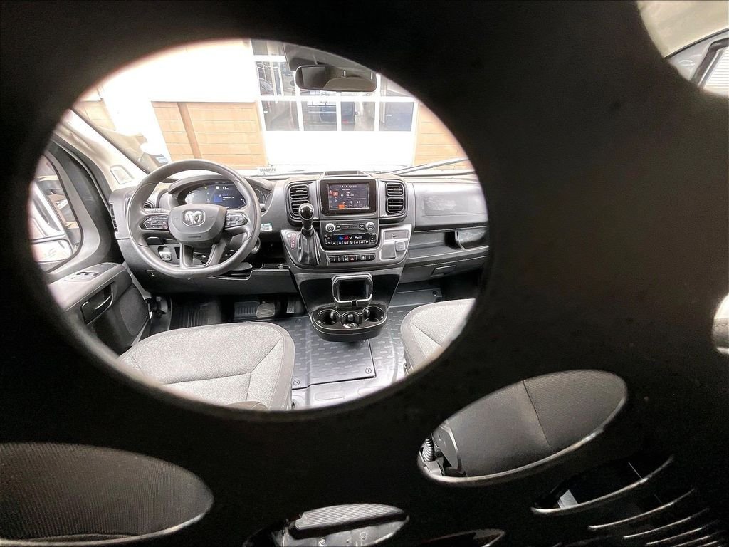 Used 2025 White Ram Base image 21