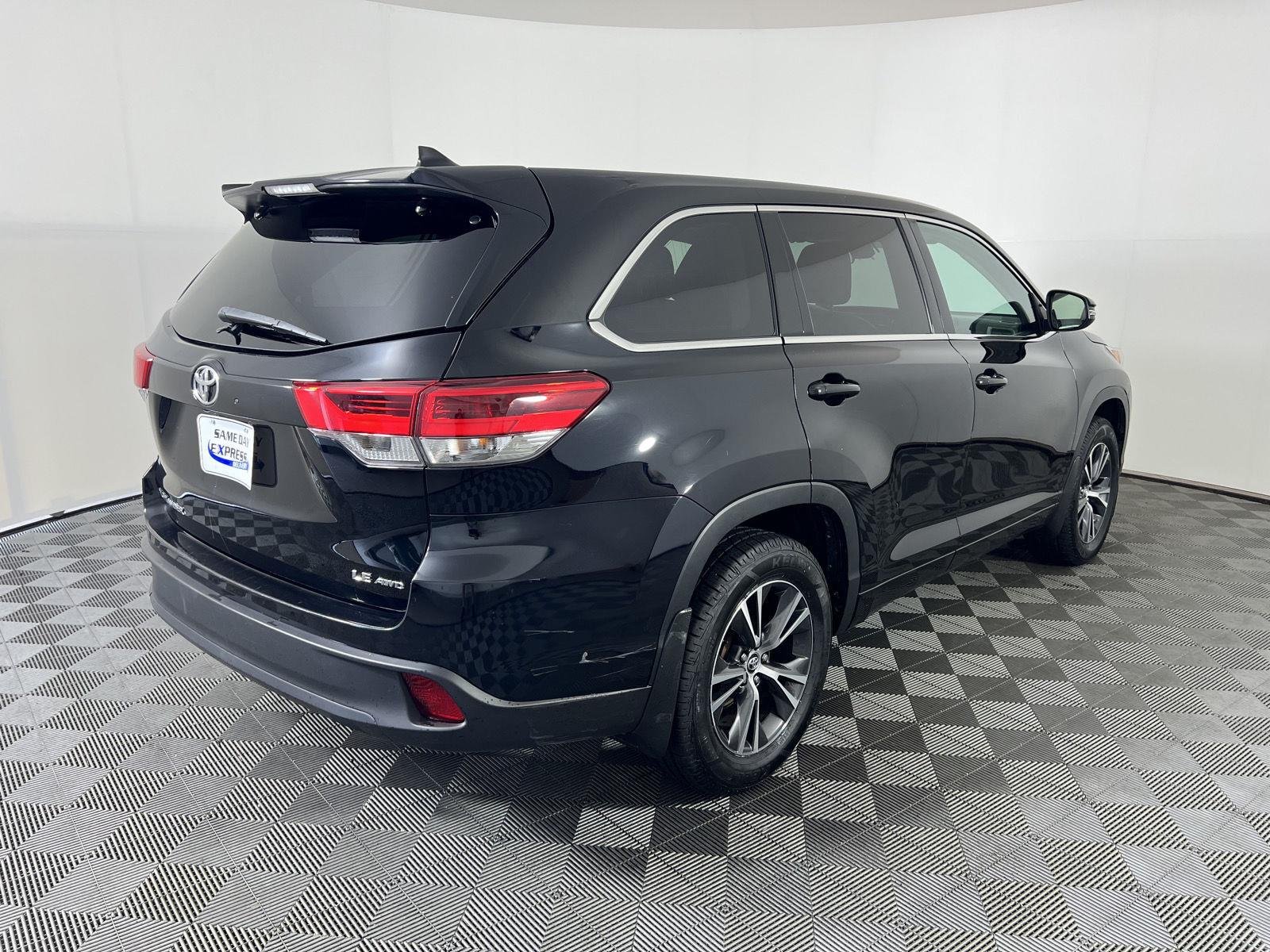 Used 2018 Midnight Black Metallic Toyota LE Plus image 26