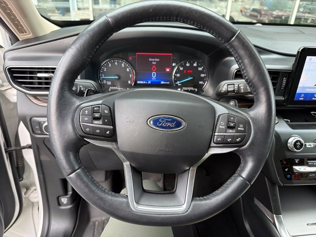 Used 2020 White Ford Limited image 18