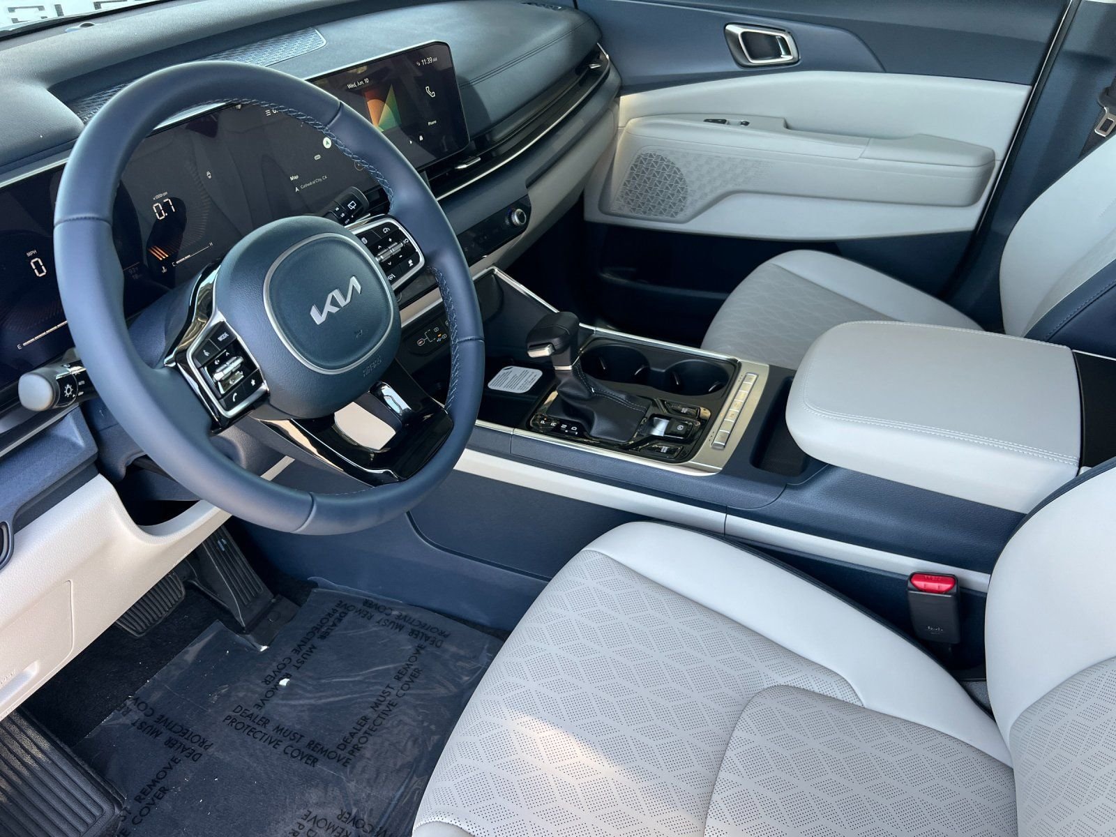 New 2026 Snow White Pearl Kia EX image 9