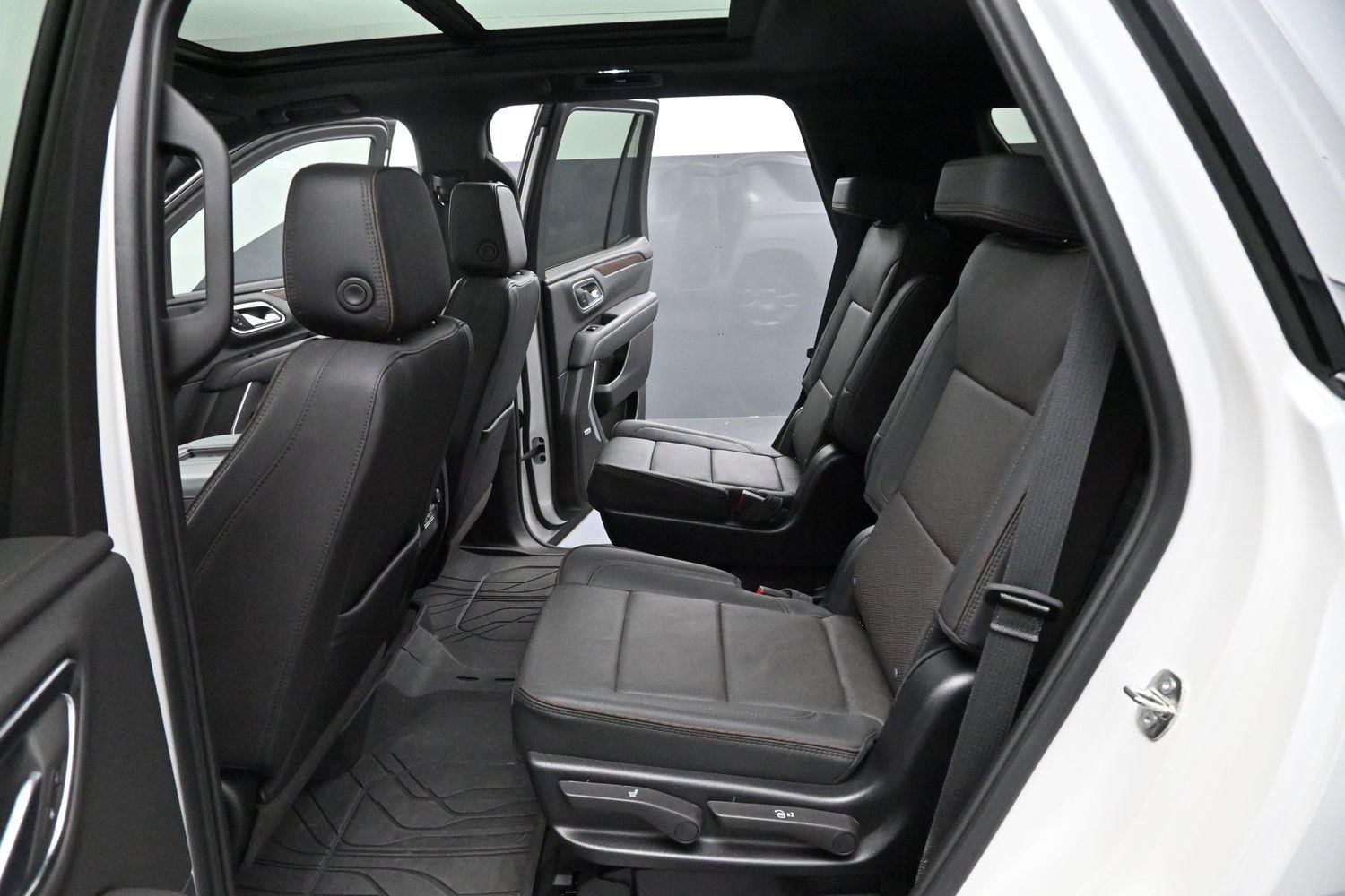 Used 2024 Iridescent Pearl Tricoat Chevrolet High Country image 33