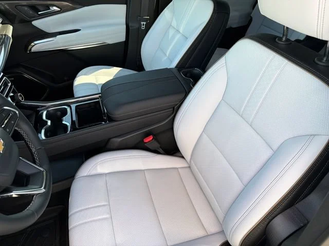 Used 2026 Polar White Tricoat Chevrolet High Country image 21