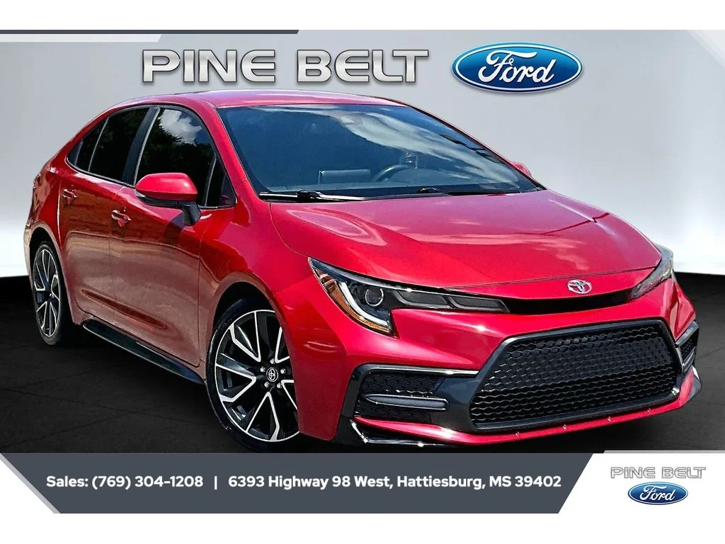 Used 2020 Barcelona Red Metallic Toyota SE image 1