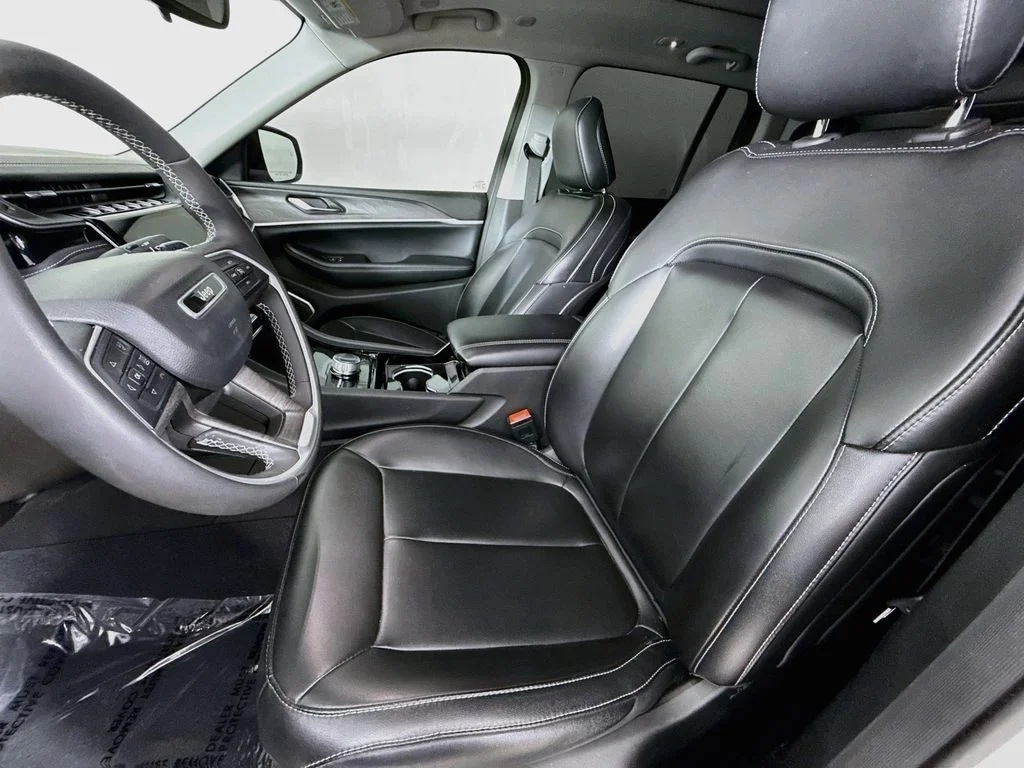 Used 2023 White Jeep 4xe image 21