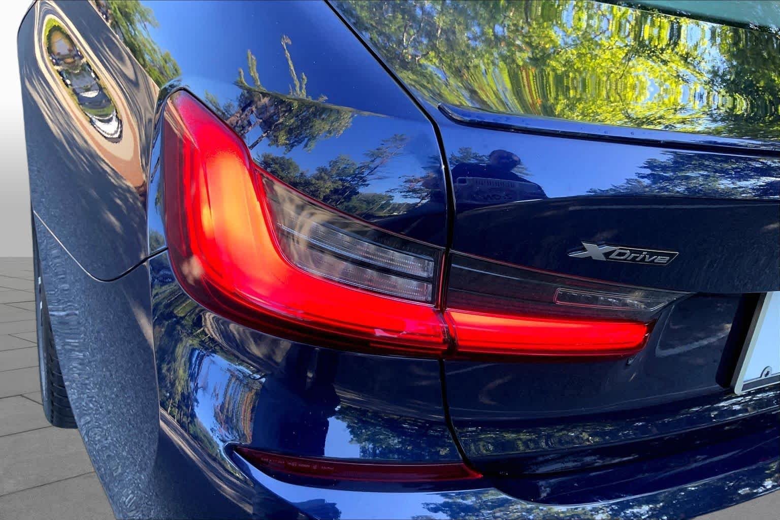 Used 2020 Tanzanite Blue II Metallic BMW M340i xDrive image 27
