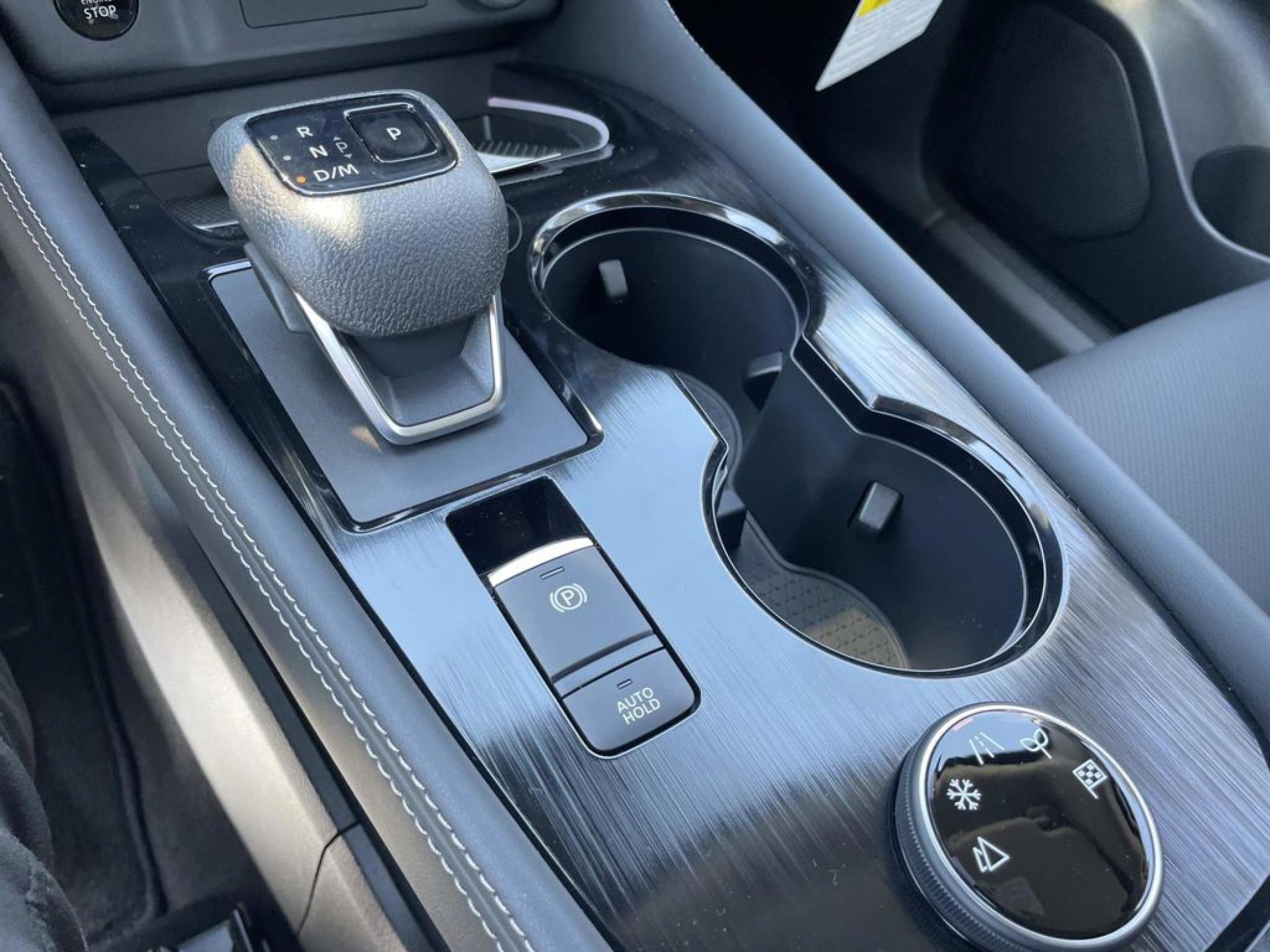 New 2026 Boulder Gray Pearl / Super Black Two-tone Nissan Platinum image 28