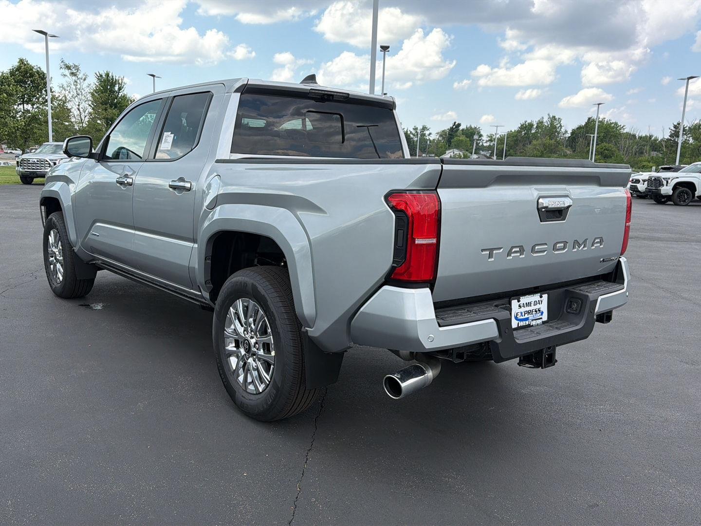 2026 Toyota Tacoma Limited - Photo 10