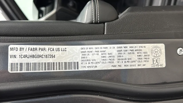 Used 2024 Baltic Gray Metallic Clearcoat Jeep Limited image 28