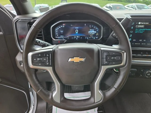 Used 2025 White Chevrolet LT image 32