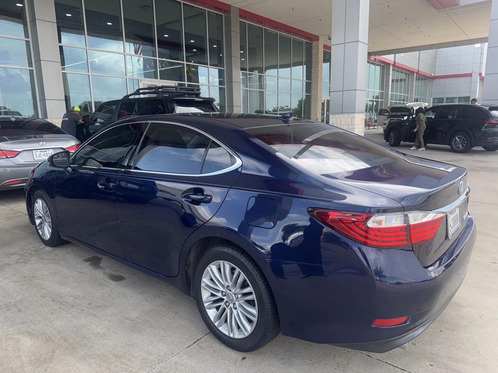 Used 2014 Blue Lexus 350 image 11