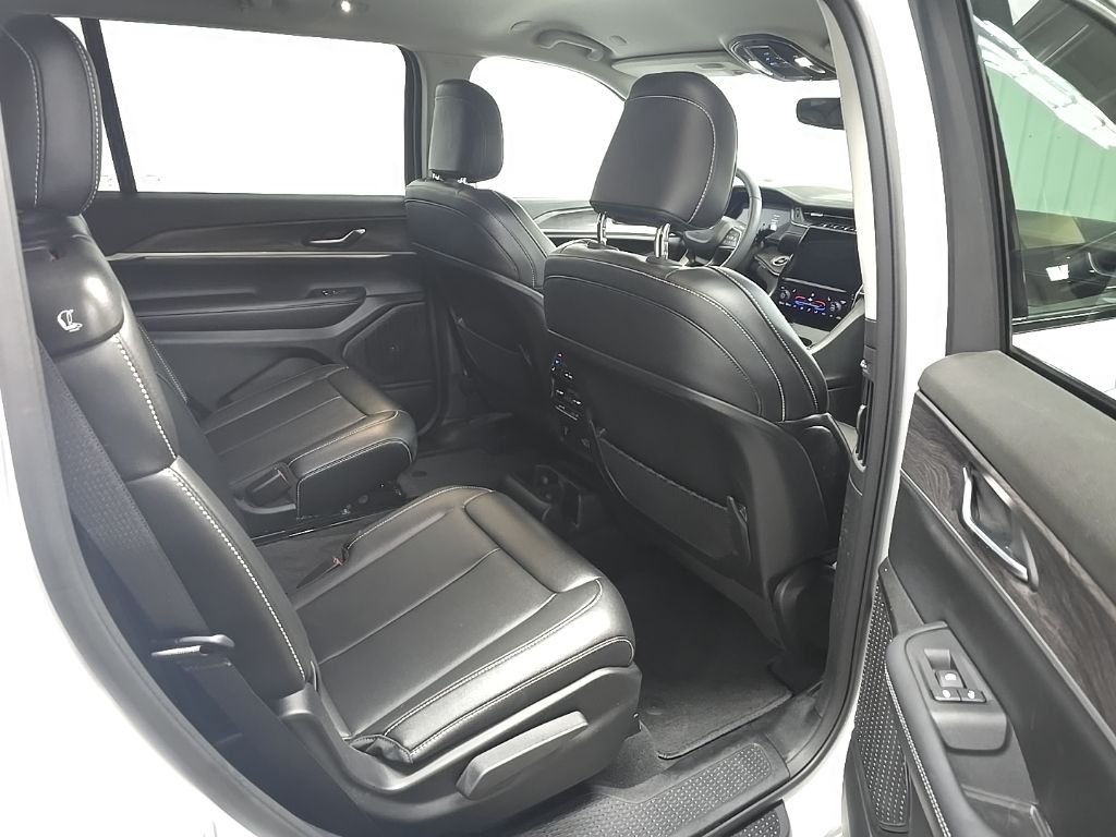 Used 2023 Bright White Clearcoat Jeep Limited image 20