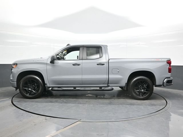 Used 2025 Gray Chevrolet Custom image 4