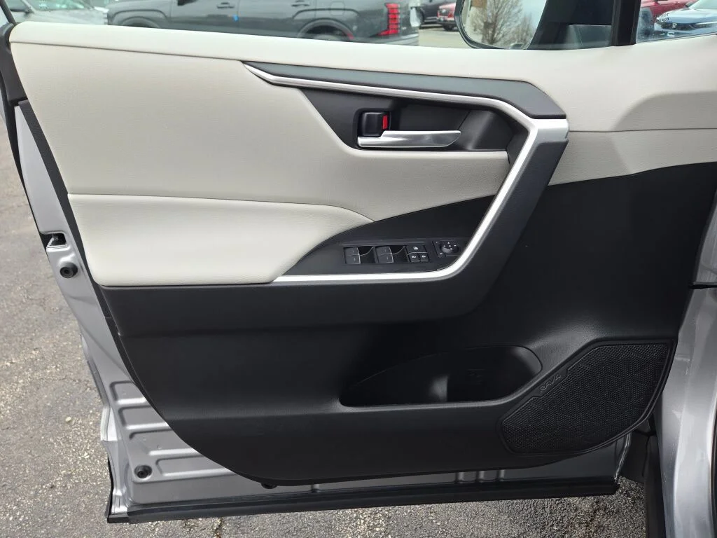 Used 2023 Silver Toyota XLE image 21