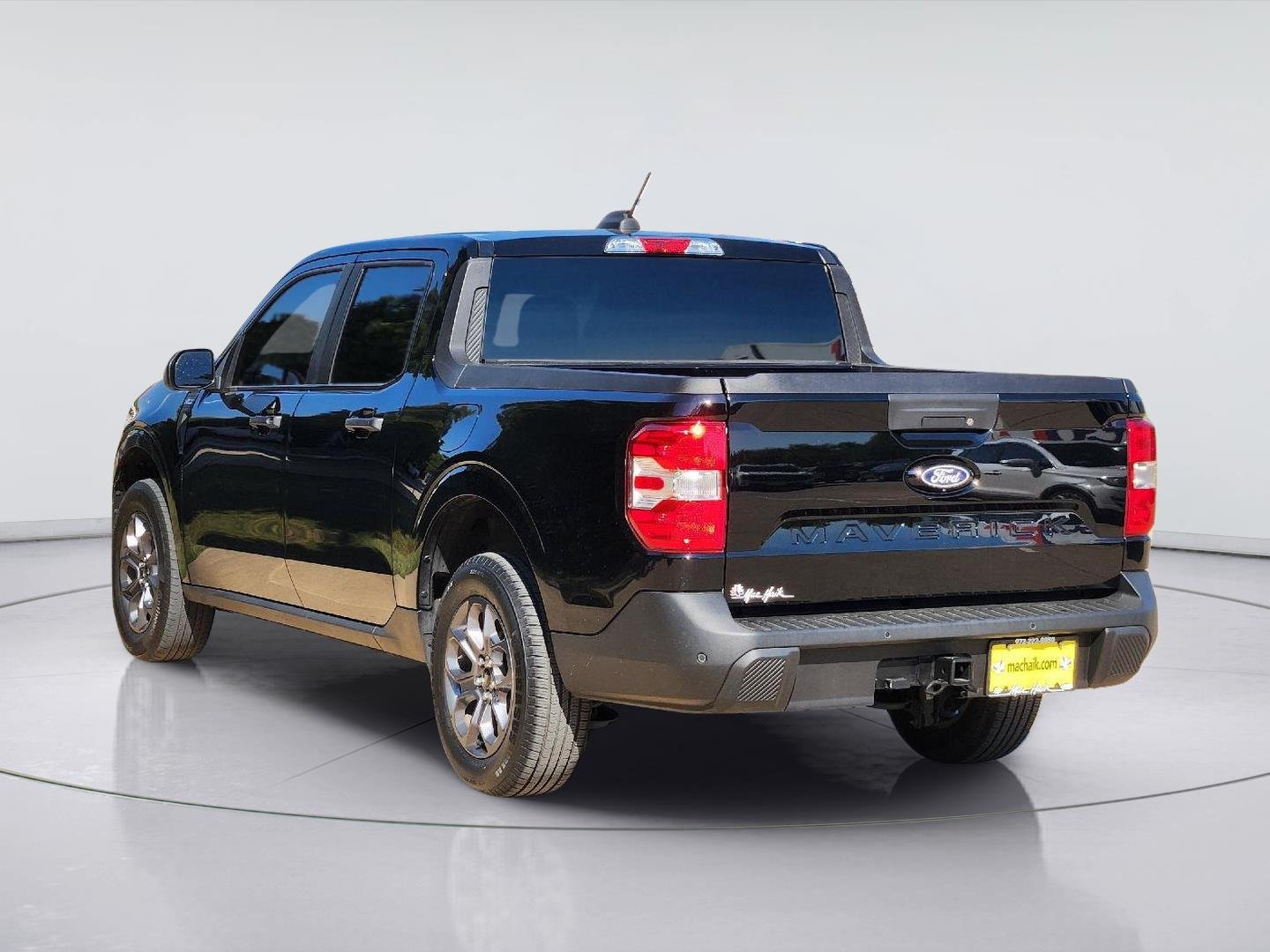 Used 2025 Shadow Black Ford XLT image 4
