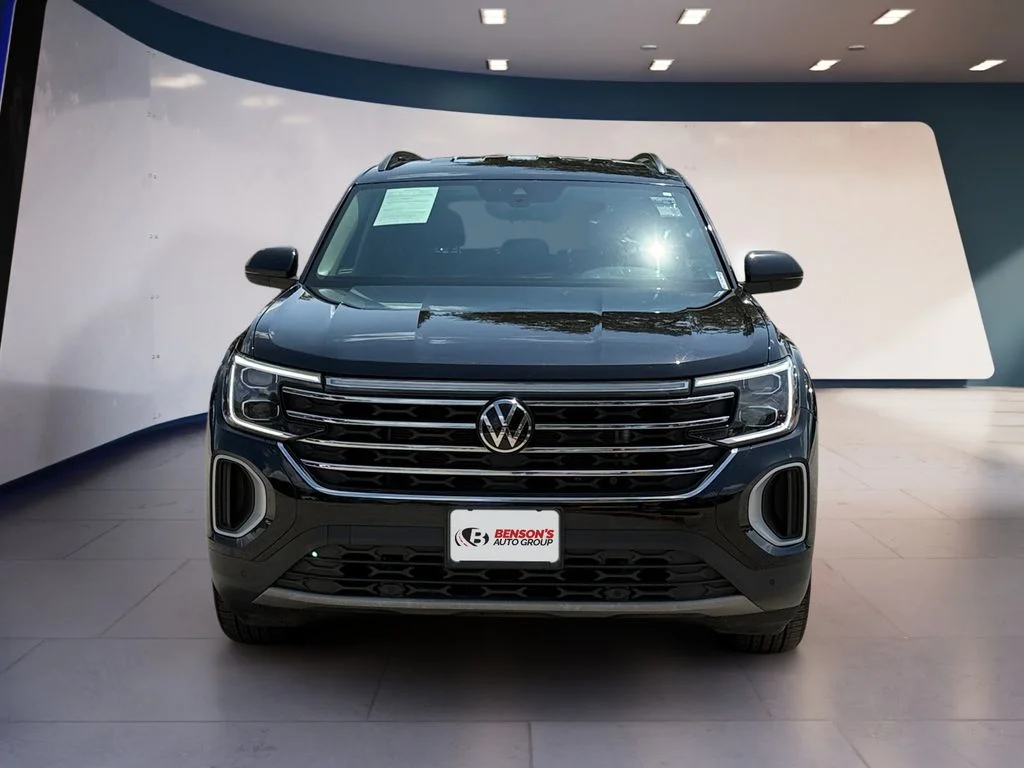 Used 2025  Volkswagen 2.0T SE w/Technology image 8