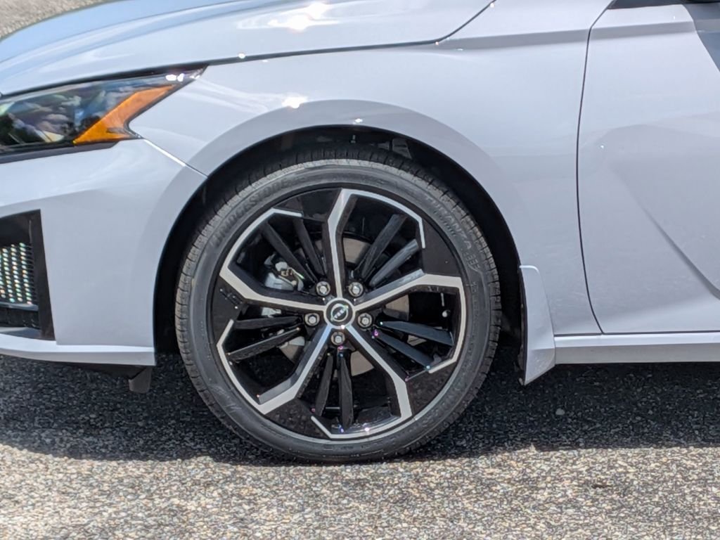 New 2026 Gray Nissan 2.5 SR image 12