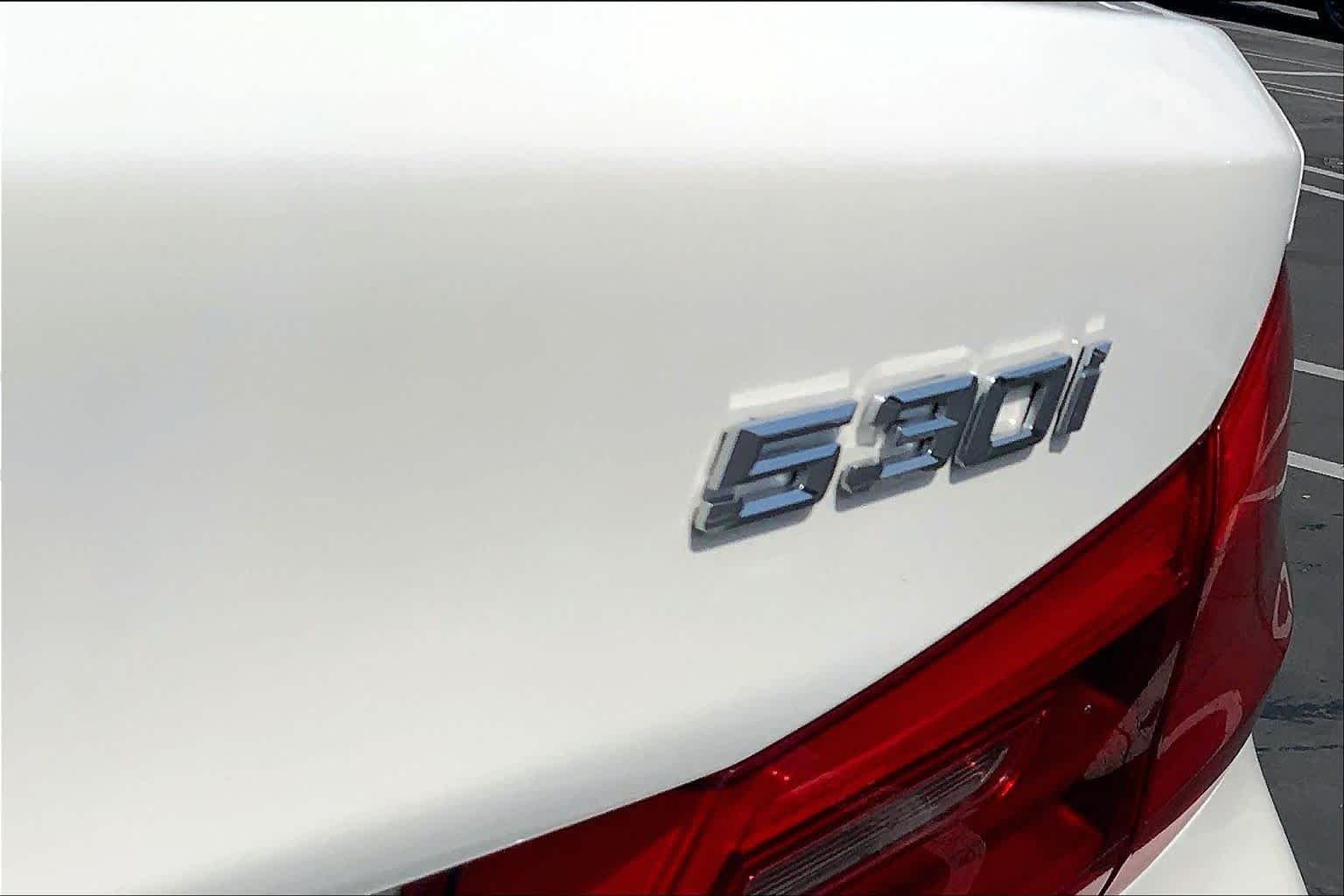 Used 2019 Mineral White Metallic BMW 530i image 9