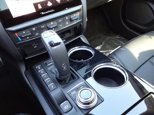 Used 2024 White Maserati Modena image 20