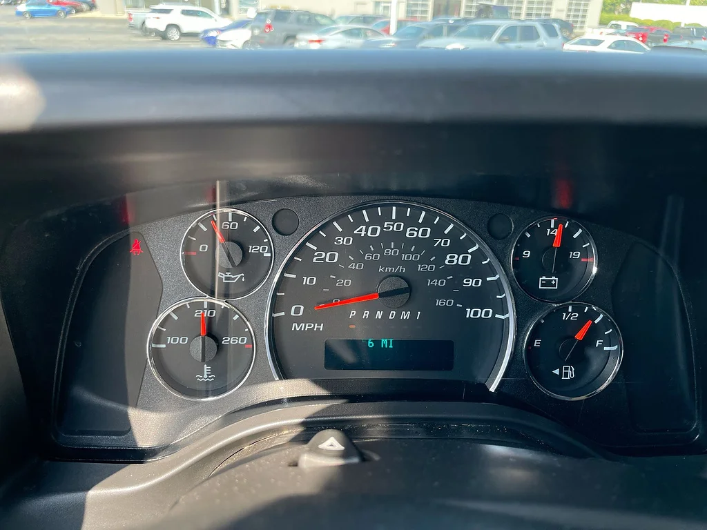 Used 2025 Summit White Chevrolet 2500 image 11