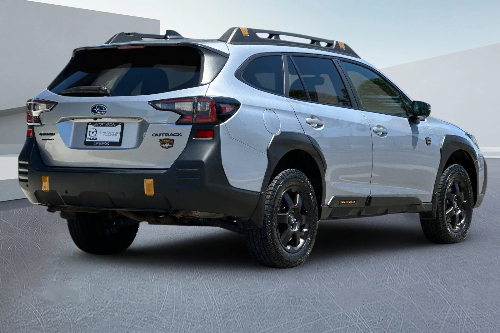 Used 2024 Ice Silver Metallic Subaru Wilderness image 4
