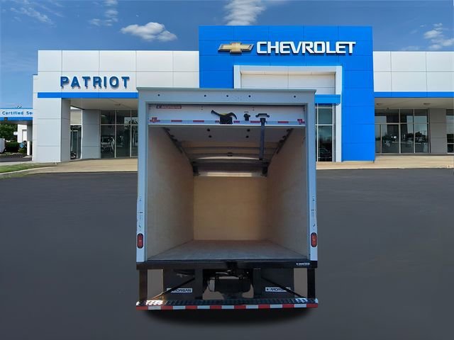 New 2024 Arc White Chevrolet  image 24