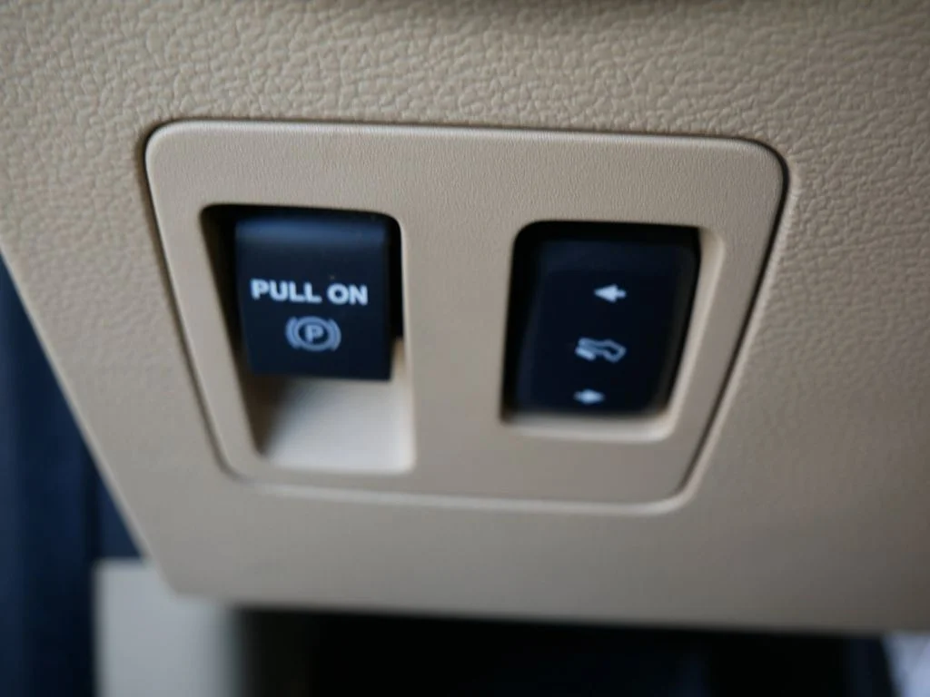 Used 2019 Silver Ford Lariat image 31