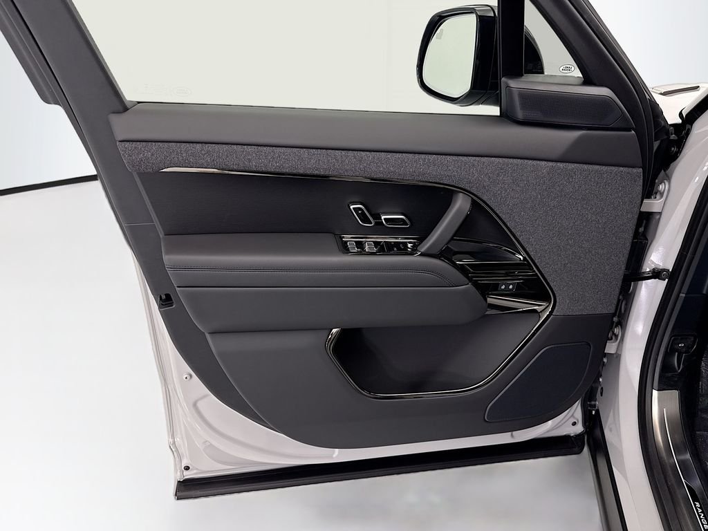 New 2026 Borasco Grey Land Rover Dynamic SE image 24