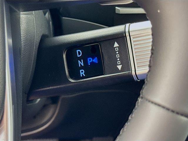 New 2026 White Hyundai SEL FWD image 26