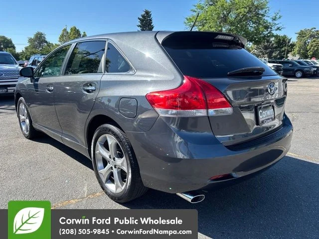 Used 2010 Magnetic Gray Metallic Toyota  image 7