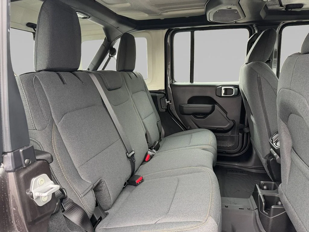 New 2026 Granite Crystal Metallic Clearcoat Jeep Sport image 17