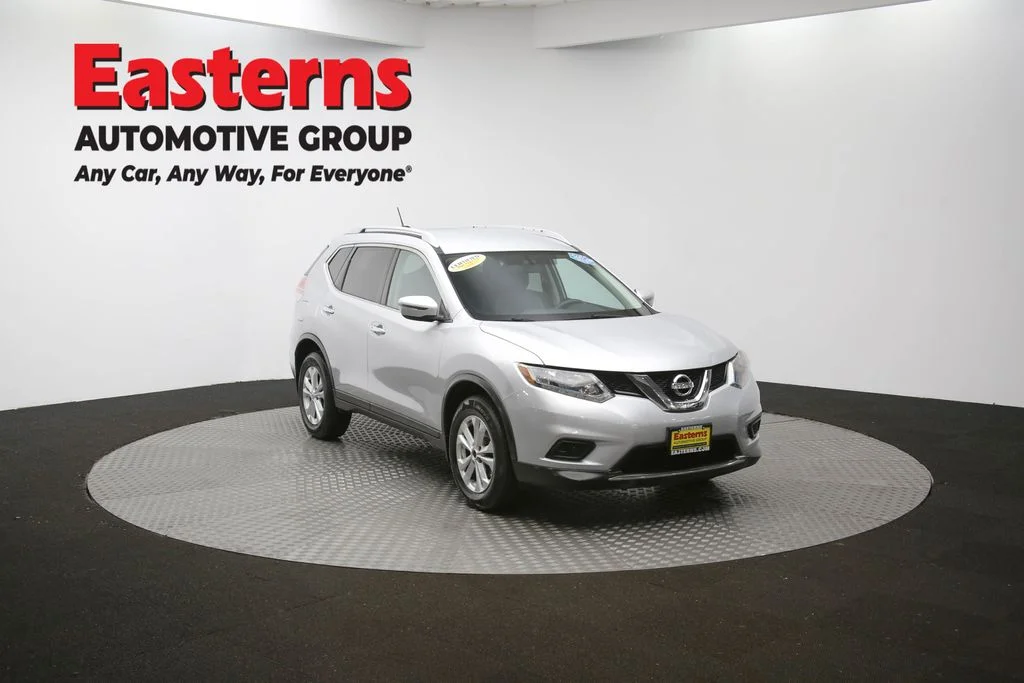 Used 2016 Silver Nissan SV image 47