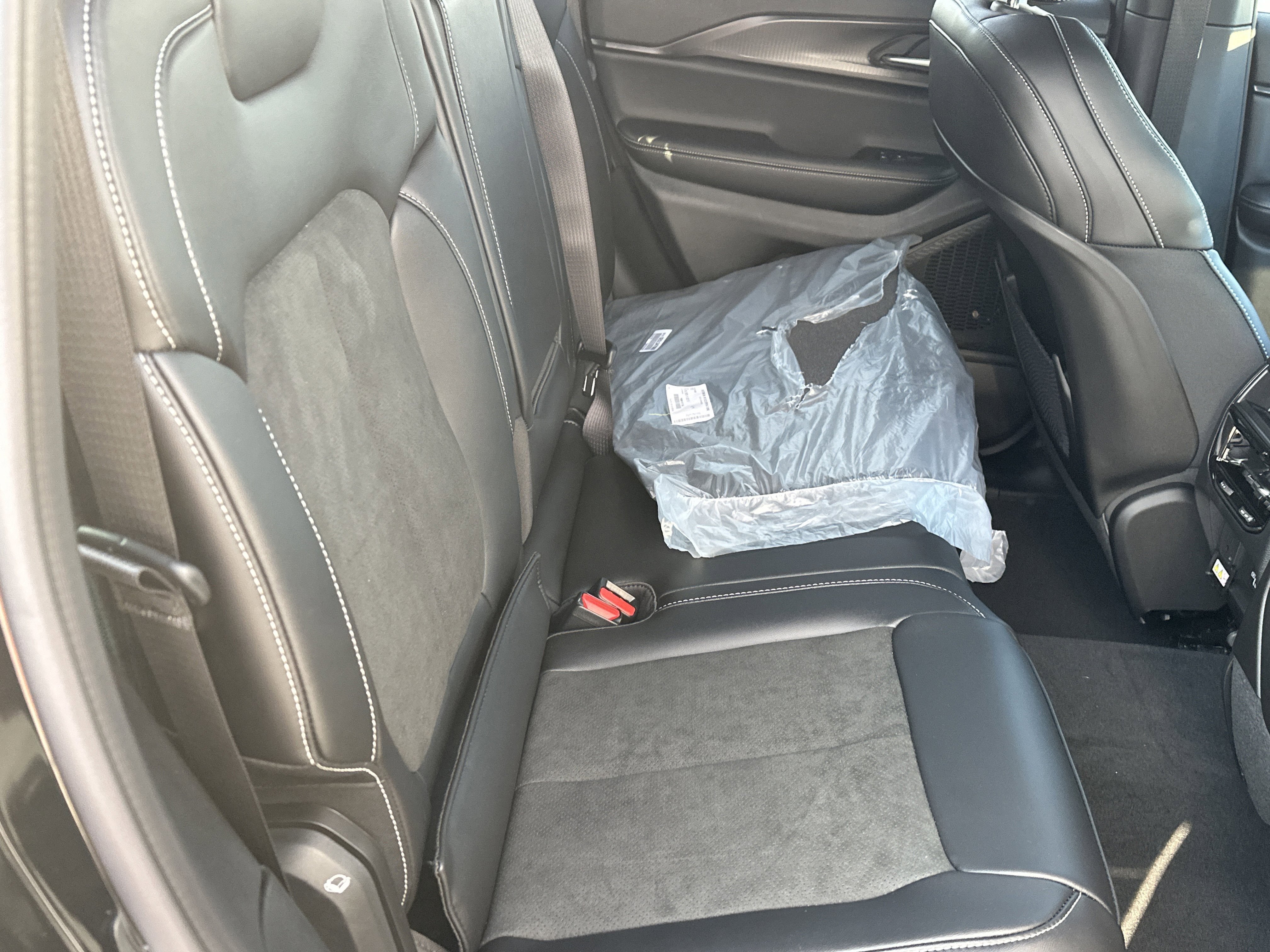 2025 Jeep Grand Cherokee Altitude - Photo 16