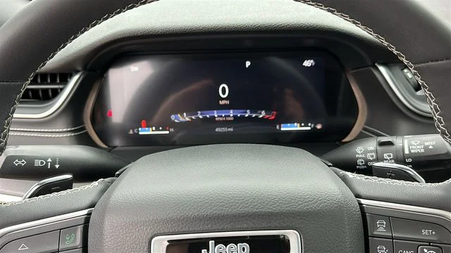 Certified Used 2023 Silver Jeep Altitude image 15
