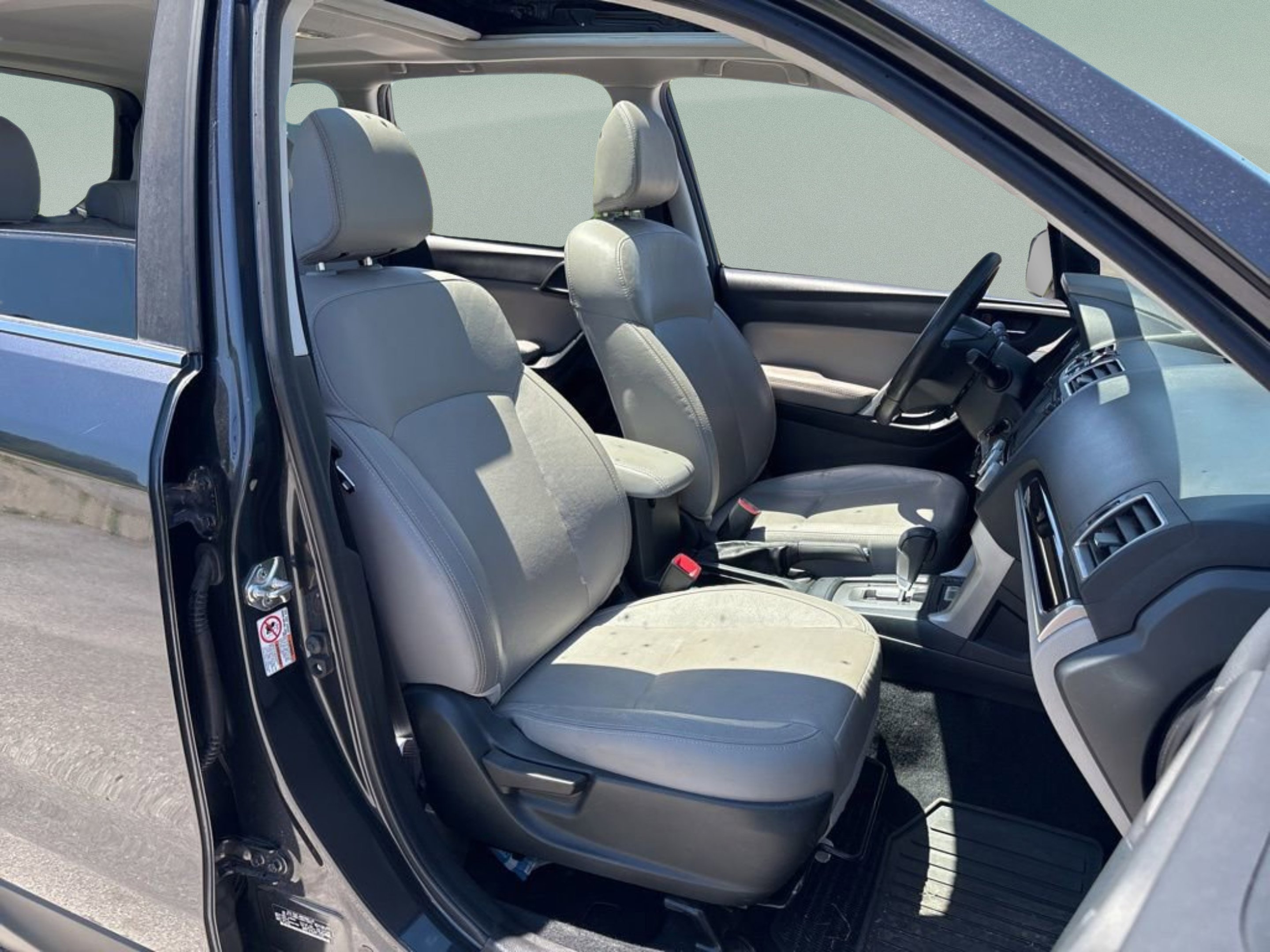 Used 2017 Dark Gray Metallic Subaru Limited image 28